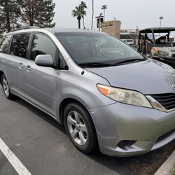 2012 Toyota Sienna