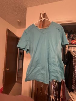 Scrubs Nursing Medical 2X lightly used.