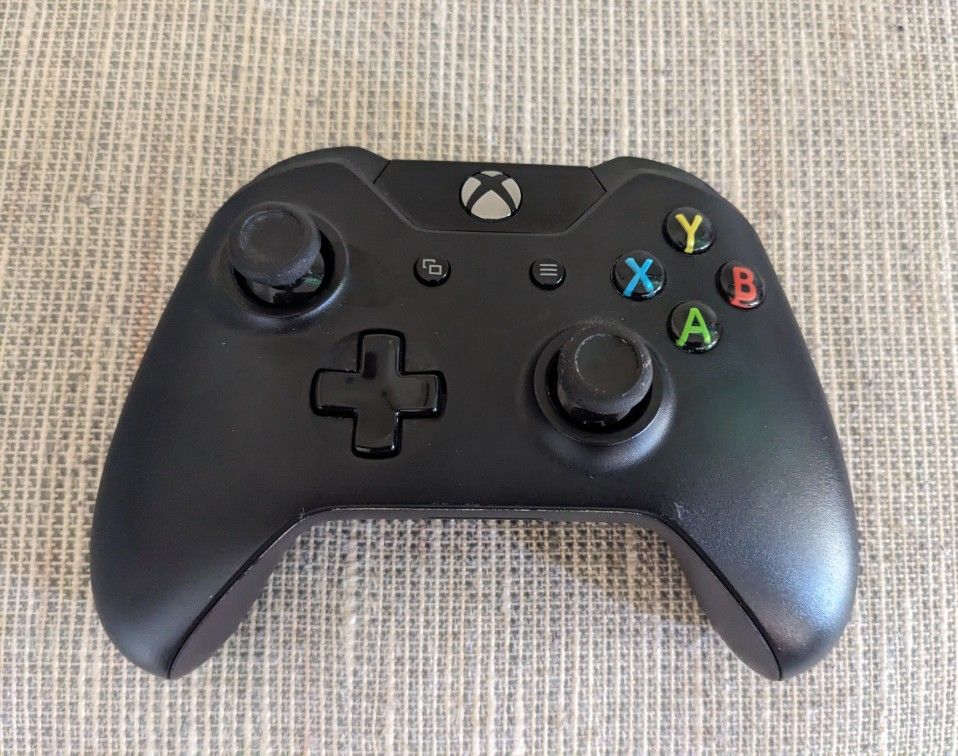 OEM Microsoft Xbox One Wireless Controller + Batteries (Black)