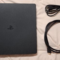 PS4 Slim 