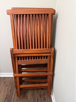 Foldable wood chairs