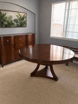 Round Wood Pedestal Dining Table and Buffet