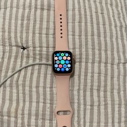 Apple  Series 4 Gold 44 mm  Smart Watch