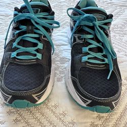 Saucony Mystic Women’s Tennis Shoe