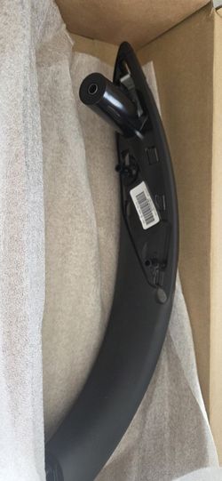 2017 Bmw 320 I OEM drivers Side Interior Door Handle -New