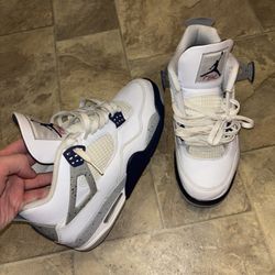 Jordan 4 Midnight Navy 