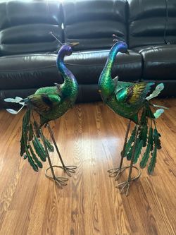 Metal set of beautiful Peacocks like new