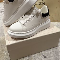 Alexander McQueen Black and White Size 40 