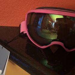 New Snowboard, Ski Goggles. OTG, Anti Fog. Pink Frame
