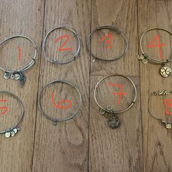 Bracelets (READ DESCRIPTION) 