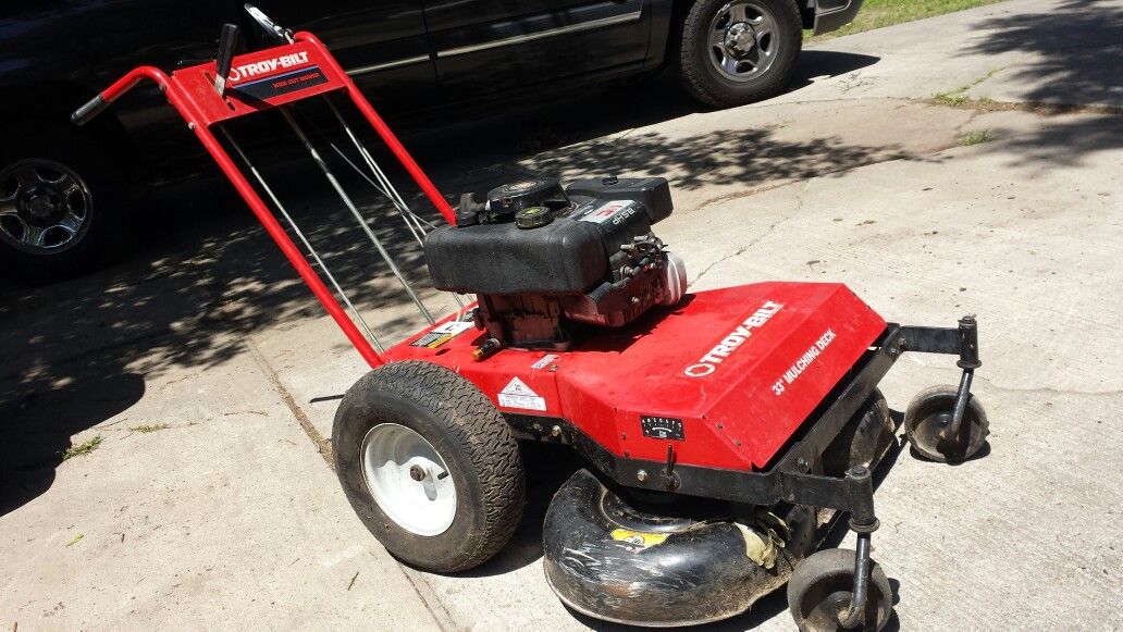 TROY BILT 33 INCH DECK WALK BEHIND LANDSCAPING MOWER