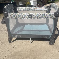 Baby playpen