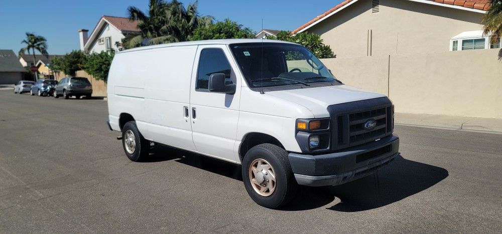 2010 Ford E-250