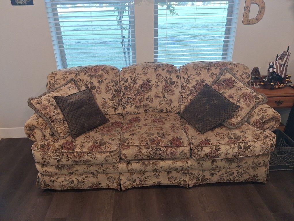 Vintage Floral Couch