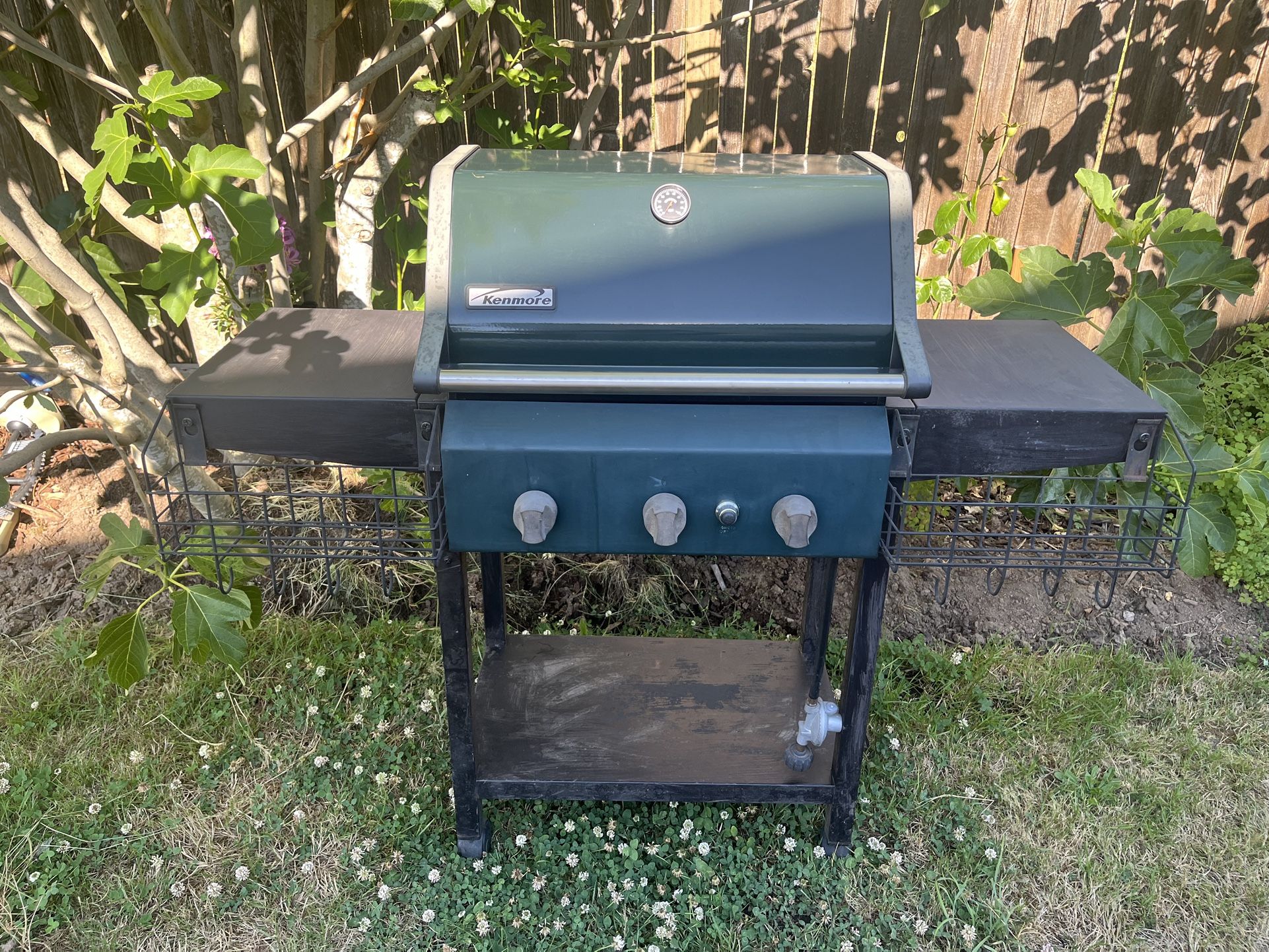 Kenmore Propane Gas BBQ Grill LIKE NEW