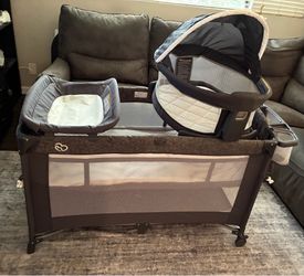 Graco Pack ’n Play Bassinet & Changing Station