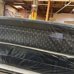 New Queen Super PillowTop Mattress-1 Left!!!