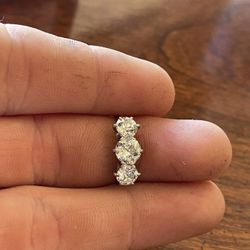 Platinum Ring With Natural Diamonds