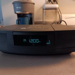 Bose Radio/CD/Clock...Call only 