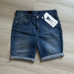 Calvin Klein Jeans Women’s Shorts - Size 8 - NEW!!
