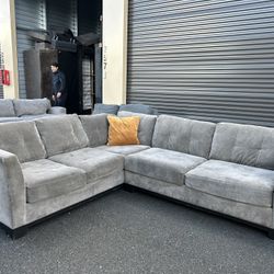 Sectional Couch 