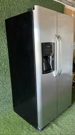 FRIGIDAIRE REFRIGERATOR