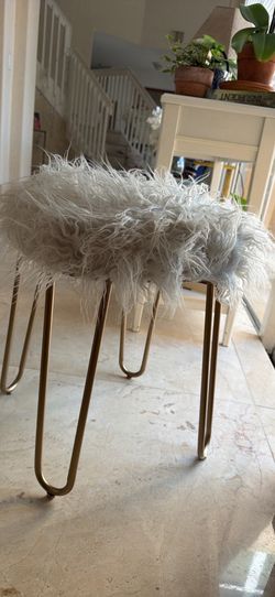 Modern chic corner table