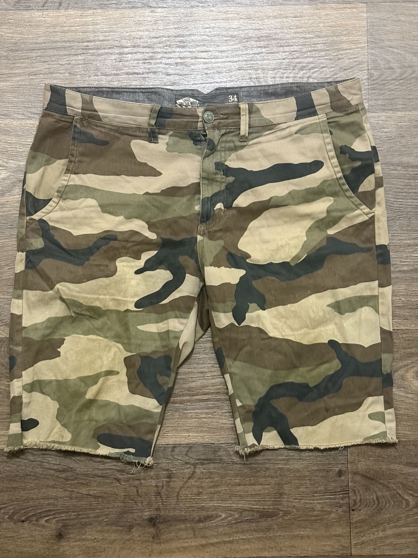 Vans Camouflage Shorts Size 34