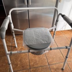 Commode / Cómodo/ Inodoro /silla Retrete