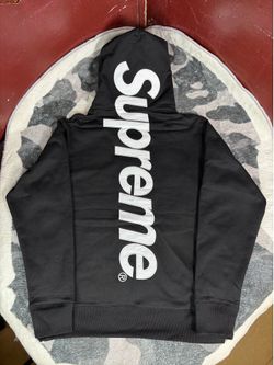 Size M/L supreme logo hoodie