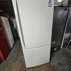 Refrigerator Fridge Kenmore ASK ABOUT DELIVERY! Icemaker inside