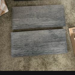 Like new! One floating shelf
