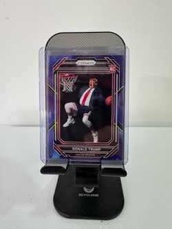 Donal Trump Rookie Basketball Card in Mint Condition. Rare