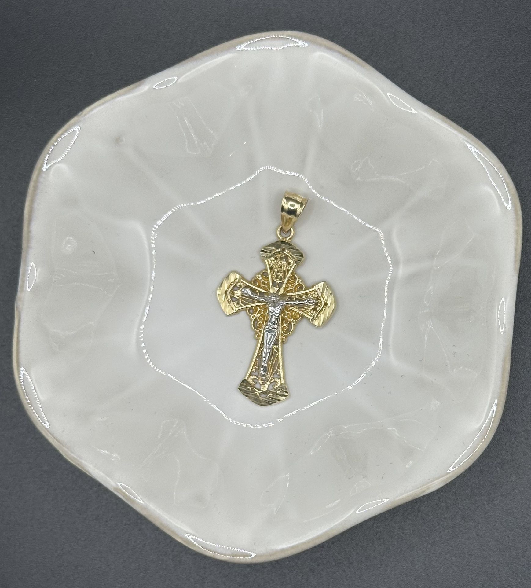 14K Gold Cross Pendant/ Dije De Cruz Oro 14K