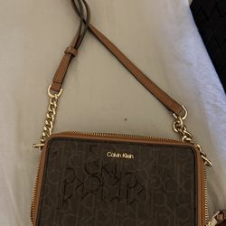 Calvin Klein crossbody puse