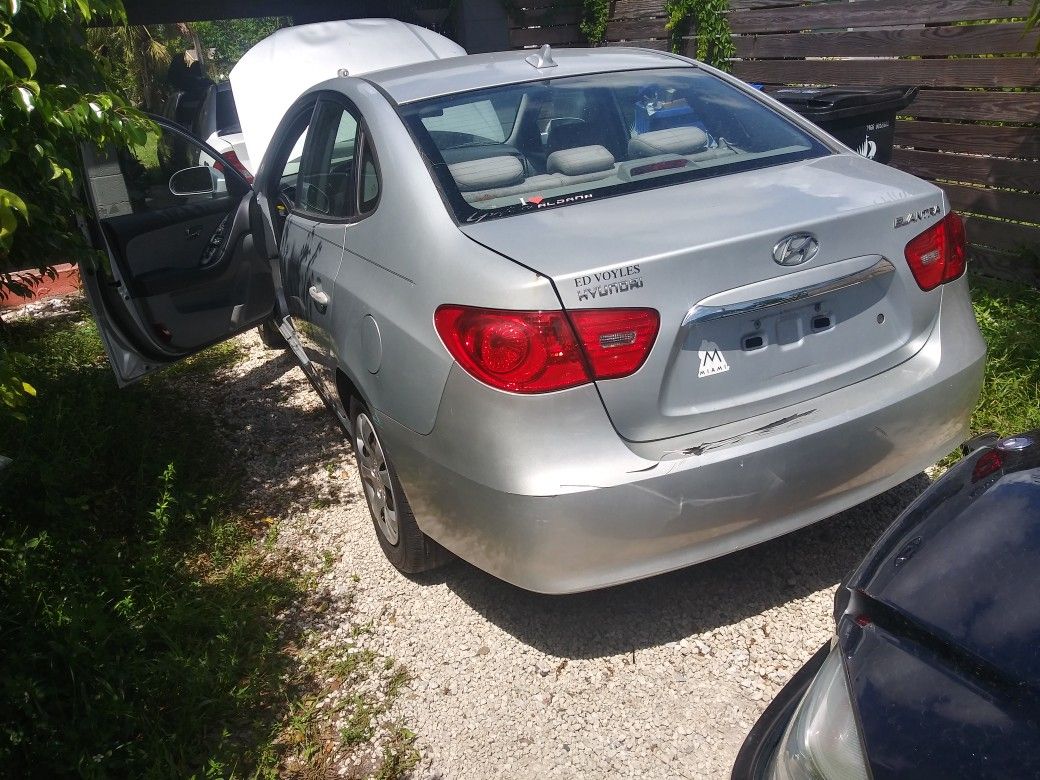 2010 Hyundai elantra (Part out)