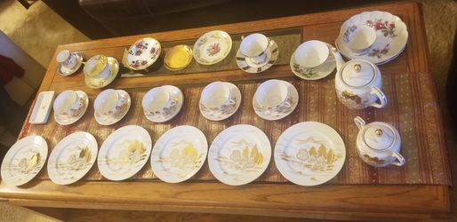 Japanese fine China, cups and saucers