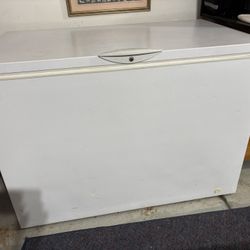 Frigidaire chest freezer