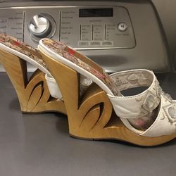 Wooden Wedge Sandals, Size 7, Two Lips, 5”