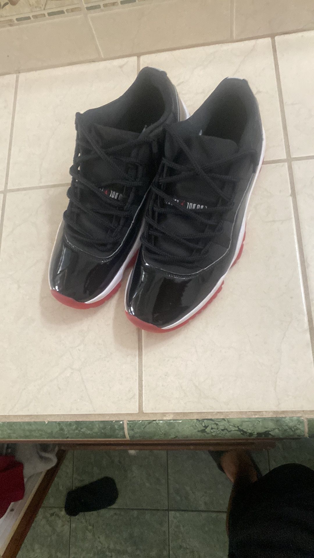 Jordan 11 retro low bred