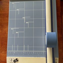 Carl Paper Cutter With  13 Extra Blades