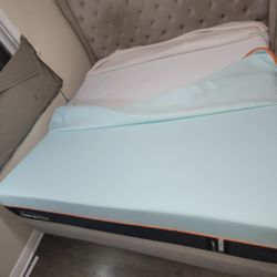 Bed Frame With  Mattress King Size Ibought the mattress two months ago Tem