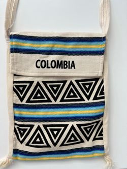 New Handmade Colombia Artesanal Colorful Woven Fold Over Zipper bag