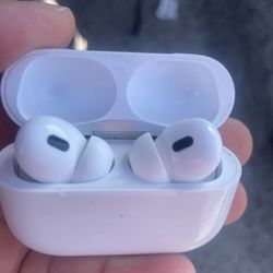 2 Apple Air Pods  Pro 