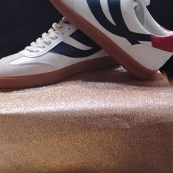 Vince Limited Edition Sneakers! Men's Size 11 & Woman's Size7.5"