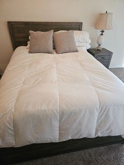 Queen-sized Bed and Beautyrest Hybrid Mattress