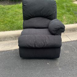 2 Recliner Couch 