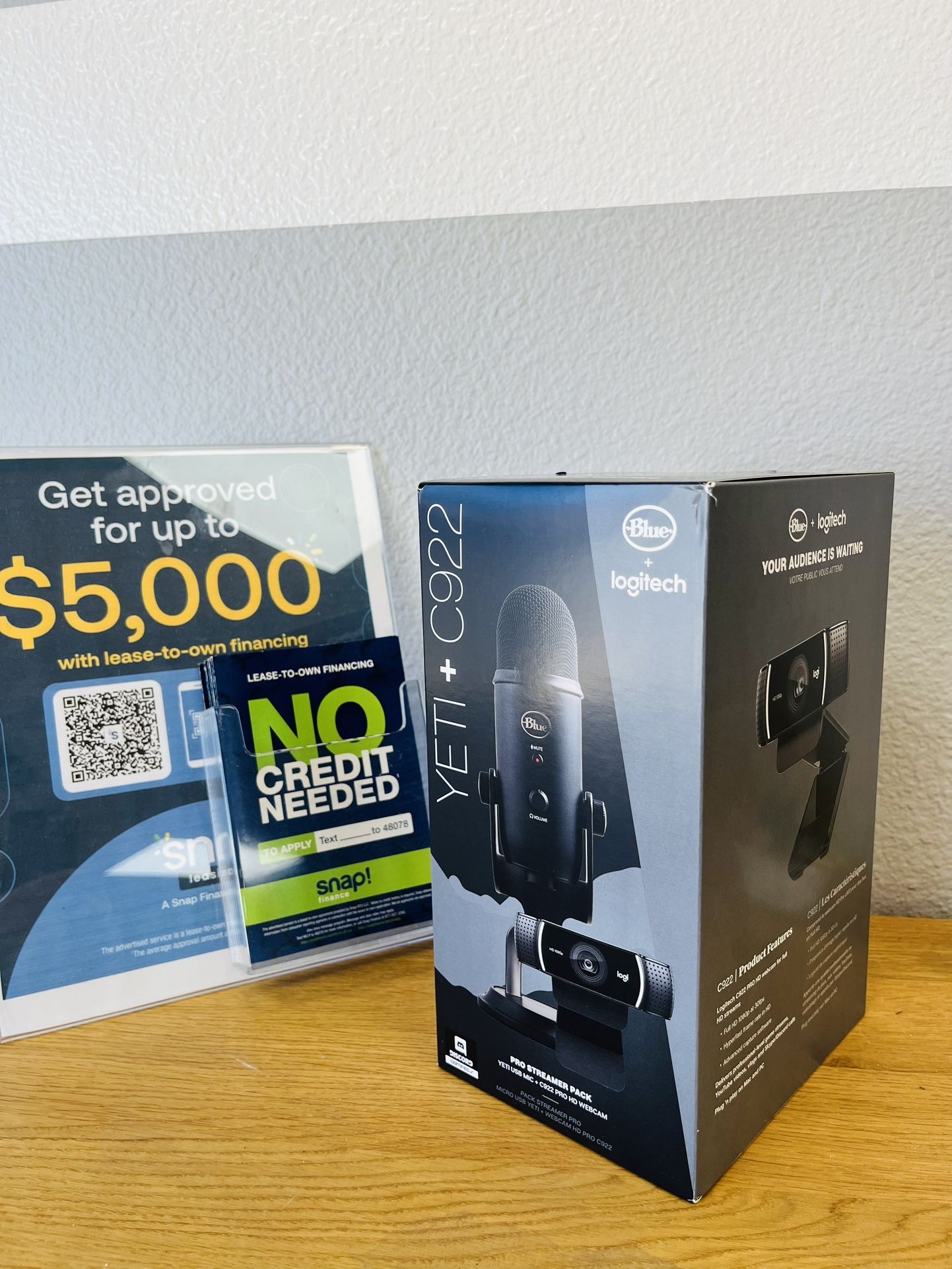 Brand New Logitech for Creators Pro Streamer Pack with Blue Yeti ...