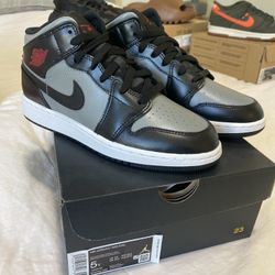 Jordan 1 Mid Shadow Red (GS) Size 5