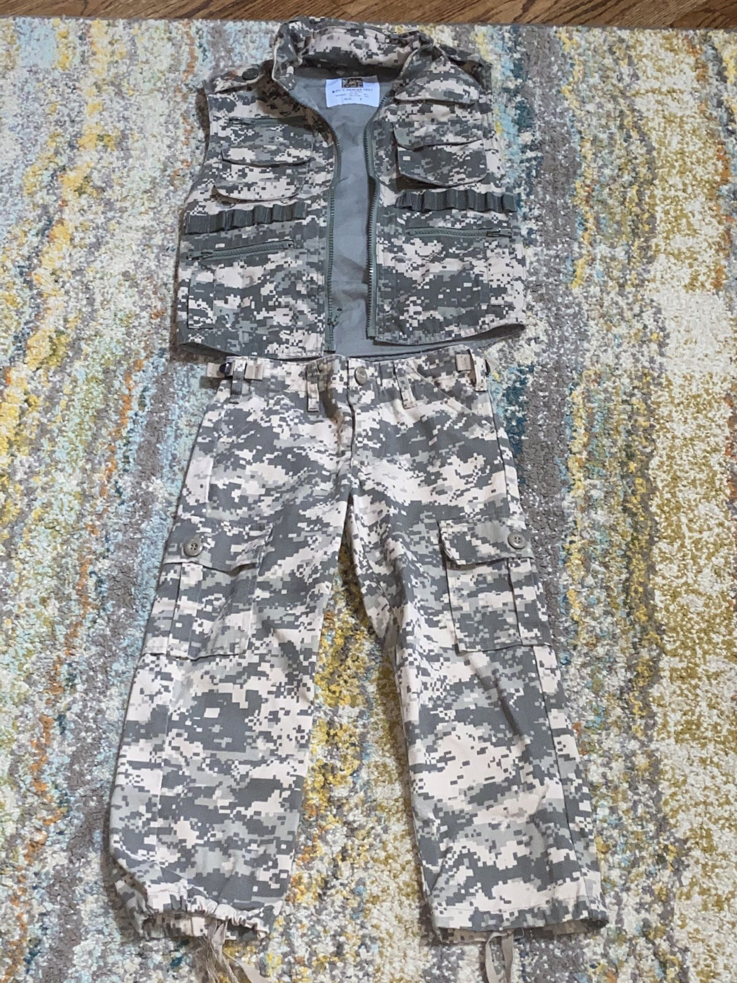 JR. G.I. Army Digital Camouflage Pants, Army Digital Camo Vest, XS HALLOWEEN COSTUME